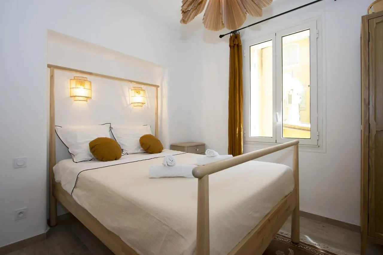 La Ciotat Authentique - T3 A 2 Pas Du Port Et Des Plages - Parking Souterrain Offert Apartment La Ciotat