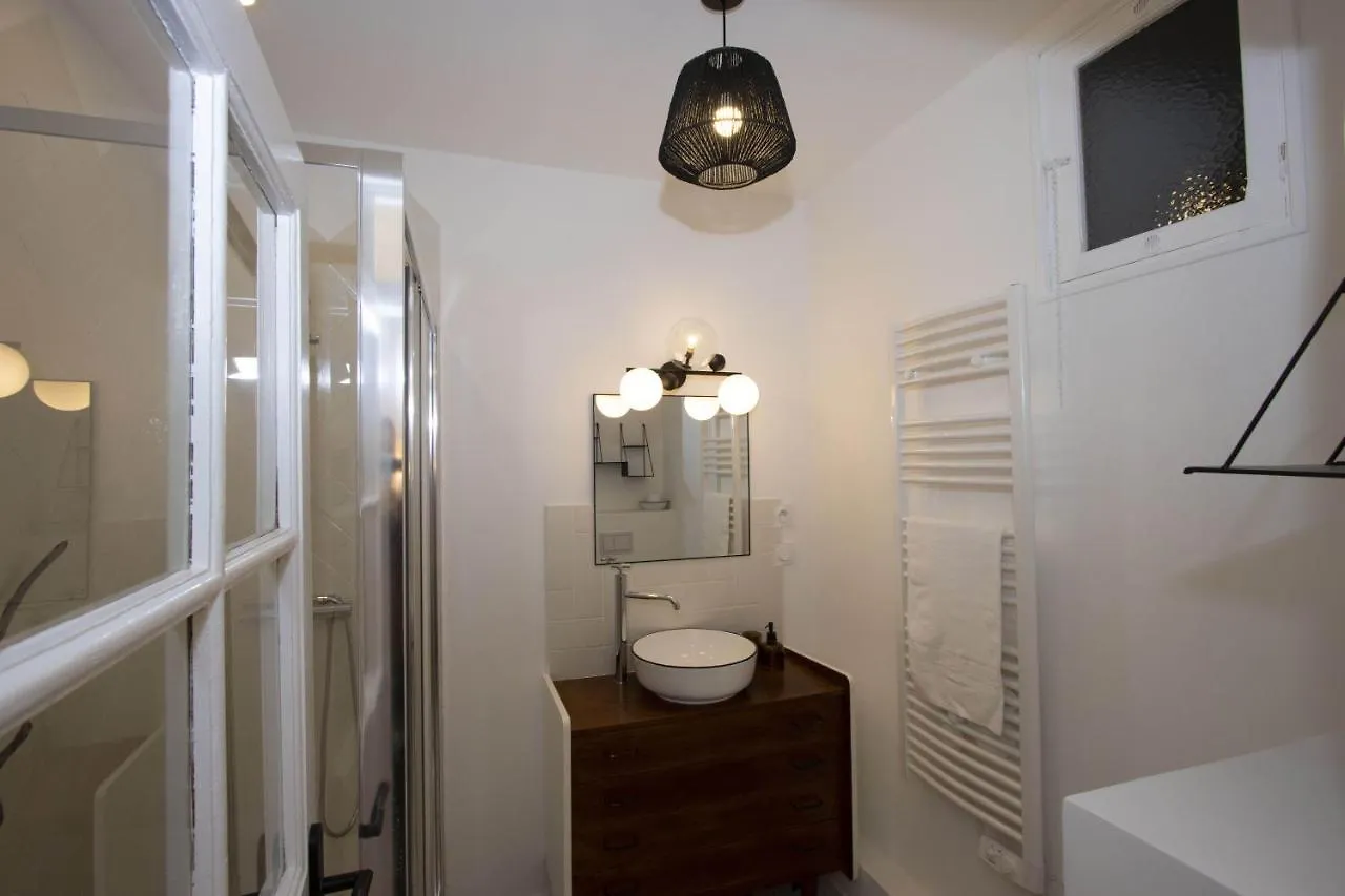 Apartment La Ciotat Authentique - T3 A 2 Pas Du Port Et Des Plages - Parking Souterrain Offert