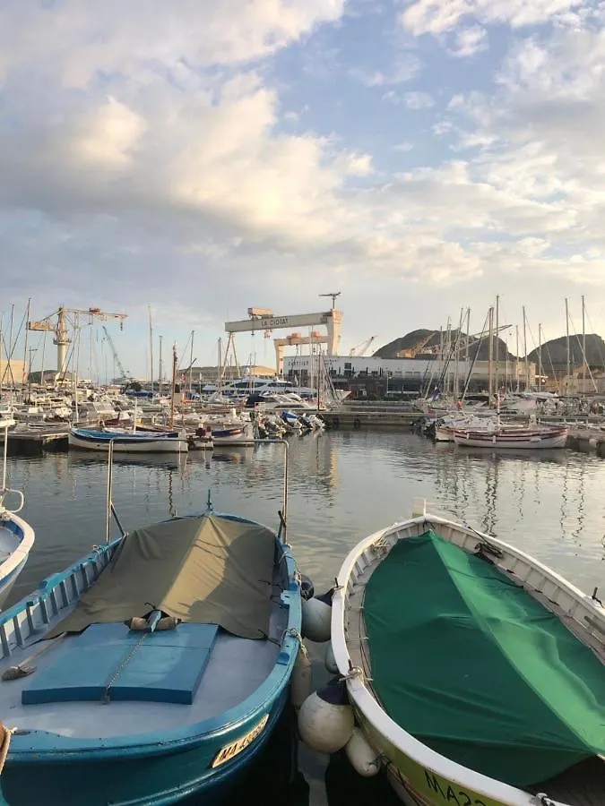 La Ciotat Authentique - T3 A 2 Pas Du Port Et Des Plages - Parking Souterrain Offert La Ciotat